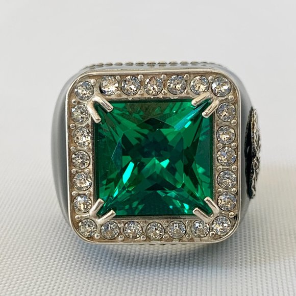 Gucci GG Crystal-embellished Signet Ring in Green - Picture 5 of 10